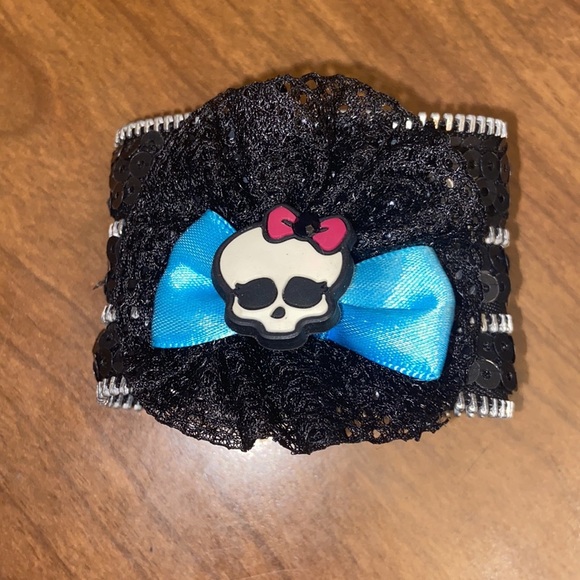 Monster High Black Gothic Sequins & Lace Cuff Snap Closure Bow Skeleton Bracelet - Picture 2 of 7